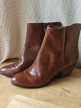Frye Cognac Brown Leather Ankle Boots - Side Zip Block Heel